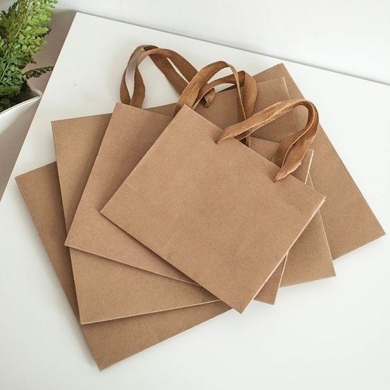 Túi giấy có quai - sự lựa chọn thông minh cho người dùng
